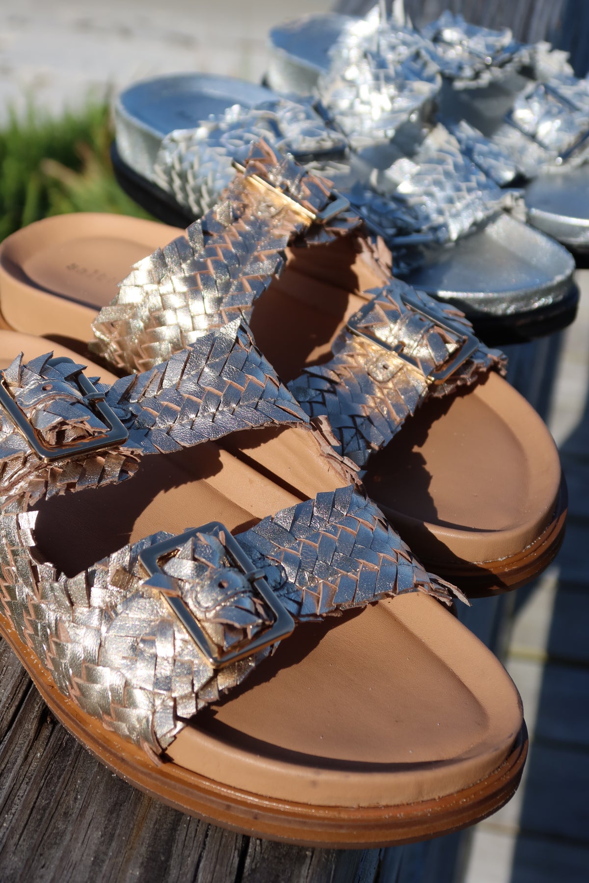 SANTIAG0 - SILVER metallic woven leather footbed buckle slide